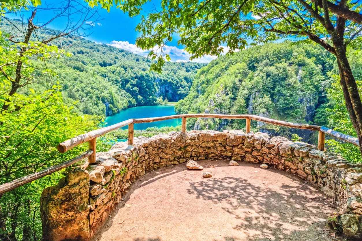 plitvice-lakes-viewpoint.jpg